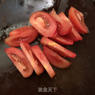 番茄焖剥皮鱼的做法步骤：3