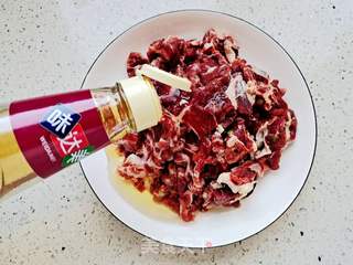 小炒牛肉的做法步骤:3