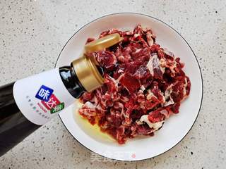 小炒牛肉的做法步骤:4