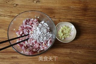 蒜苔炒肉的做法步骤：3
