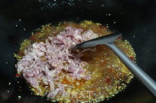 蒜苔炒肉的做法步骤：7