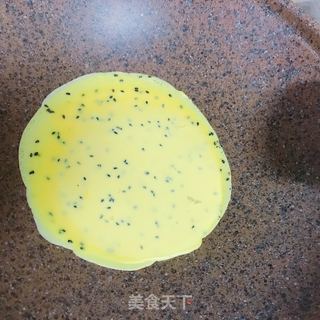 黑芝麻蛋卷的做法步骤：5