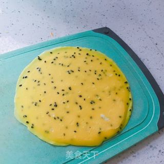 黑芝麻蛋卷的做法步骤：6