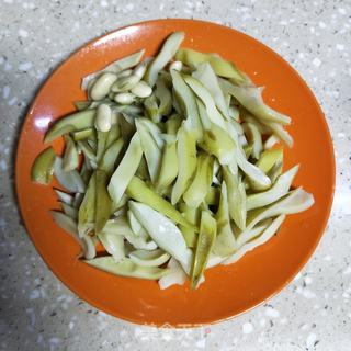 糟香狗爪豆的做法步骤:3
