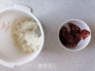 香肠炒饭的做法步骤：1