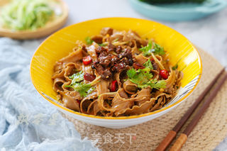 牛肉酱拌刀削面的做法步骤:10