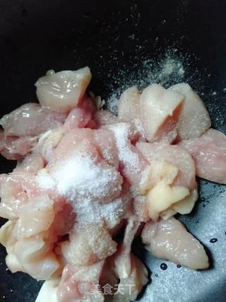 传统宫爆鸡丁的做法步骤:2