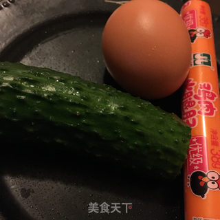 手抓饼卷鸡肉肠的做法步骤：2