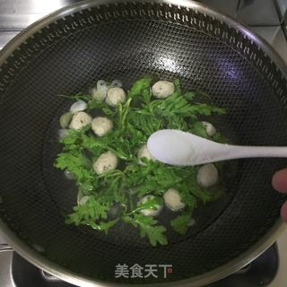 茼蒿鱼丸汤的做法步骤：5