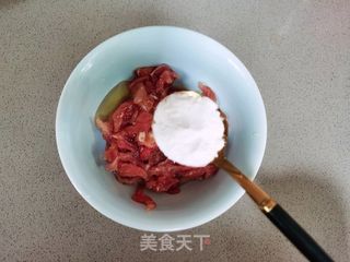 好吃到舔盆的鱼香肉丝的做法步骤：3