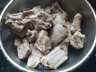 紫土豆粉条炖排骨的做法步骤:3