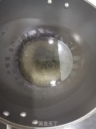 香肠炒蘑菇的做法步骤：2
