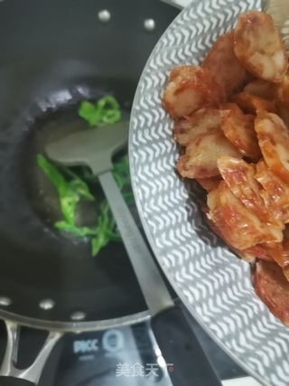香肠炒蘑菇的做法步骤：4