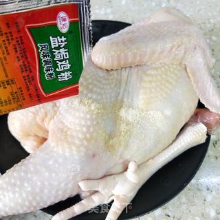 电饭锅盐焗鸡的做法步骤:2
