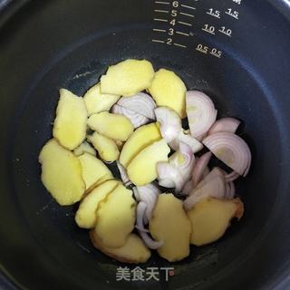 电饭锅盐焗鸡的做法步骤：6