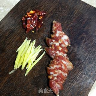 腊肠炒芥兰 的做法步骤:3