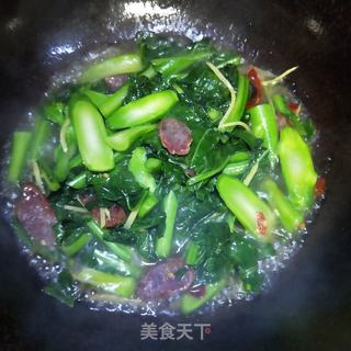 腊肠炒芥兰 的做法步骤:12