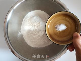 原味香脆芝麻饼的做法步骤:2