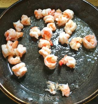 鸡蛋虾仁的做法步骤:2