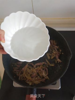 榨菜肉丝面的做法步骤:6