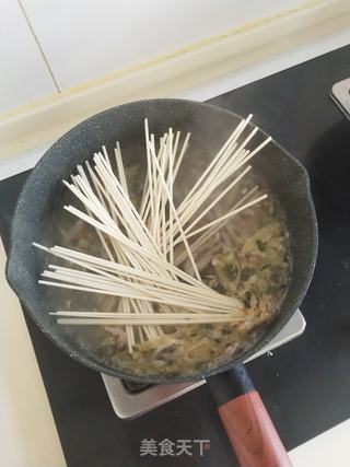 榨菜肉丝面的做法步骤:7