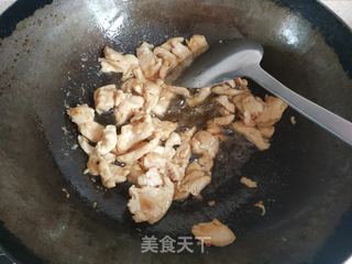 白菜炒鸡肉的做法步骤:5