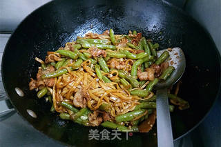 家常豆角焖面的做法步骤:12