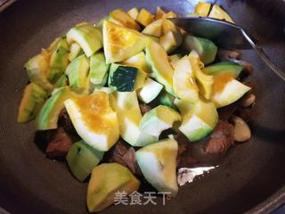 南瓜烧排骨的做法步骤:11