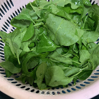 牛肉丸枸杞汤的做法步骤：1