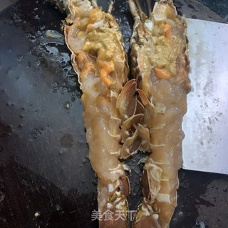 蒜蓉粉丝蒸龙虾的做法步骤：1