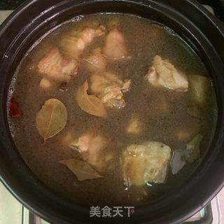 五花肉排骨焖白豆干的做法步骤：10