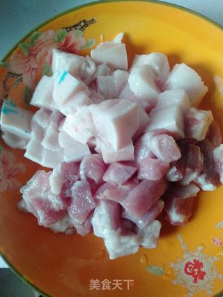 五花肉炖大白菜的做法步骤:2