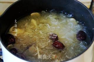 银耳百合羊奶羹的做法步骤:5