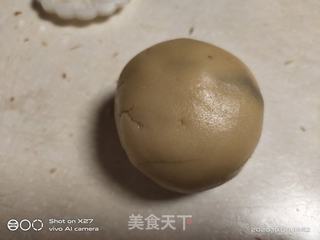 咸蛋黄豆沙月饼的做法步骤:10