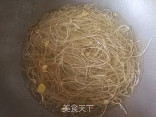 萝卜缨香菇豆腐粉条包的做法步骤:14