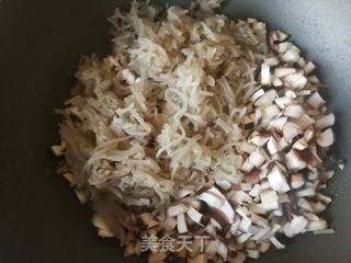 萝卜缨香菇豆腐粉条包的做法步骤:20