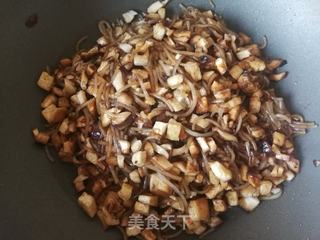 萝卜缨香菇豆腐粉条包的做法步骤:22