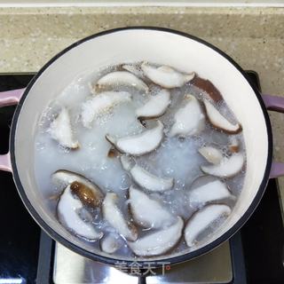 生滚鱼片粥的做法步骤:11