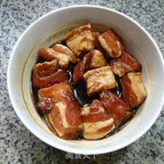 花生仁鲜肉糯米粽的做法步骤:2