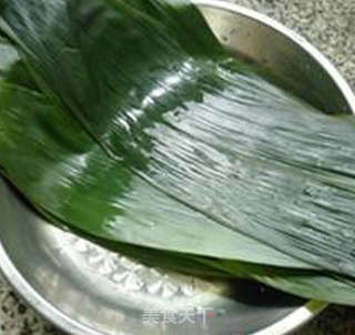 花生仁鲜肉糯米粽的做法步骤:4