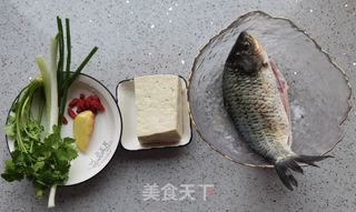 鲫鱼豆腐汤的做法步骤：1