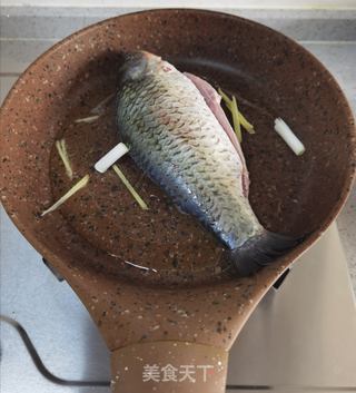 鲫鱼豆腐汤的做法步骤:6