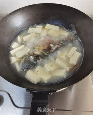 鲫鱼豆腐汤的做法步骤:9