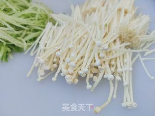 金针菇萝卜汤的做法步骤：3