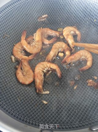 黄豆芽炒鲜虾的做法步骤：8