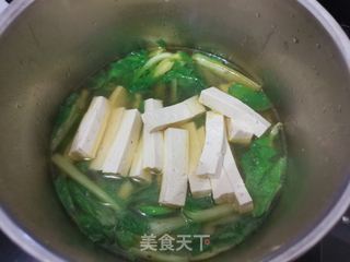 青菜豆腐汤的做法步骤：6