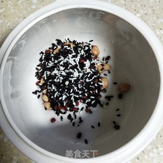 黑米杂粮粥的做法步骤:2
