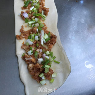 香酥葱肉饼的做法步骤：9