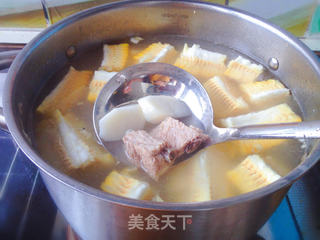 山药玉米排骨汤的做法步骤:4