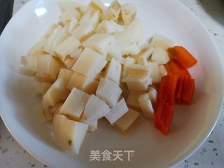 酸辣藕丁的做法步骤:2